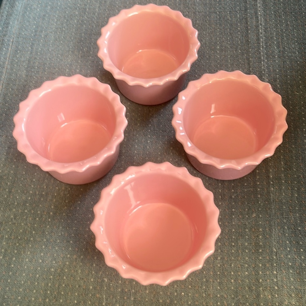 Set of 4 Chantal Pink Custard Cups Fluted Ramekins
Excellent Like New Full 1 C